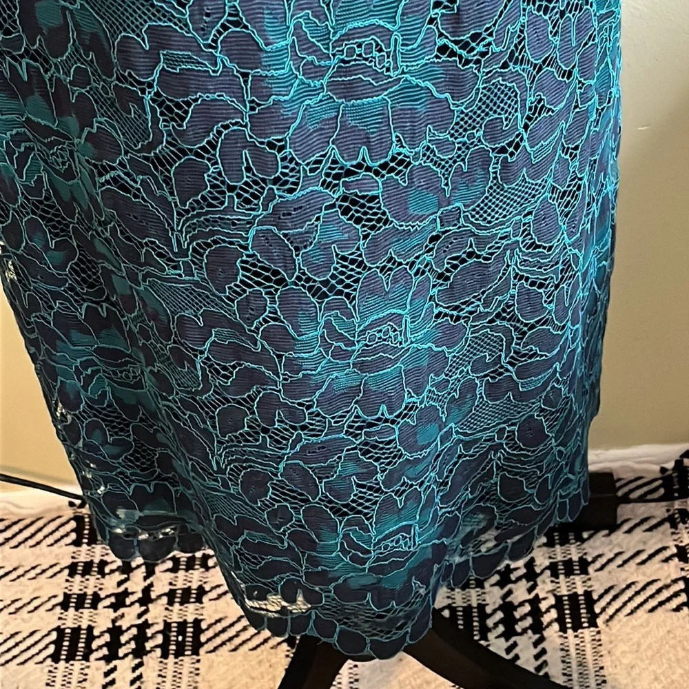 Green Lace Shift Dress with Scalloped Hem